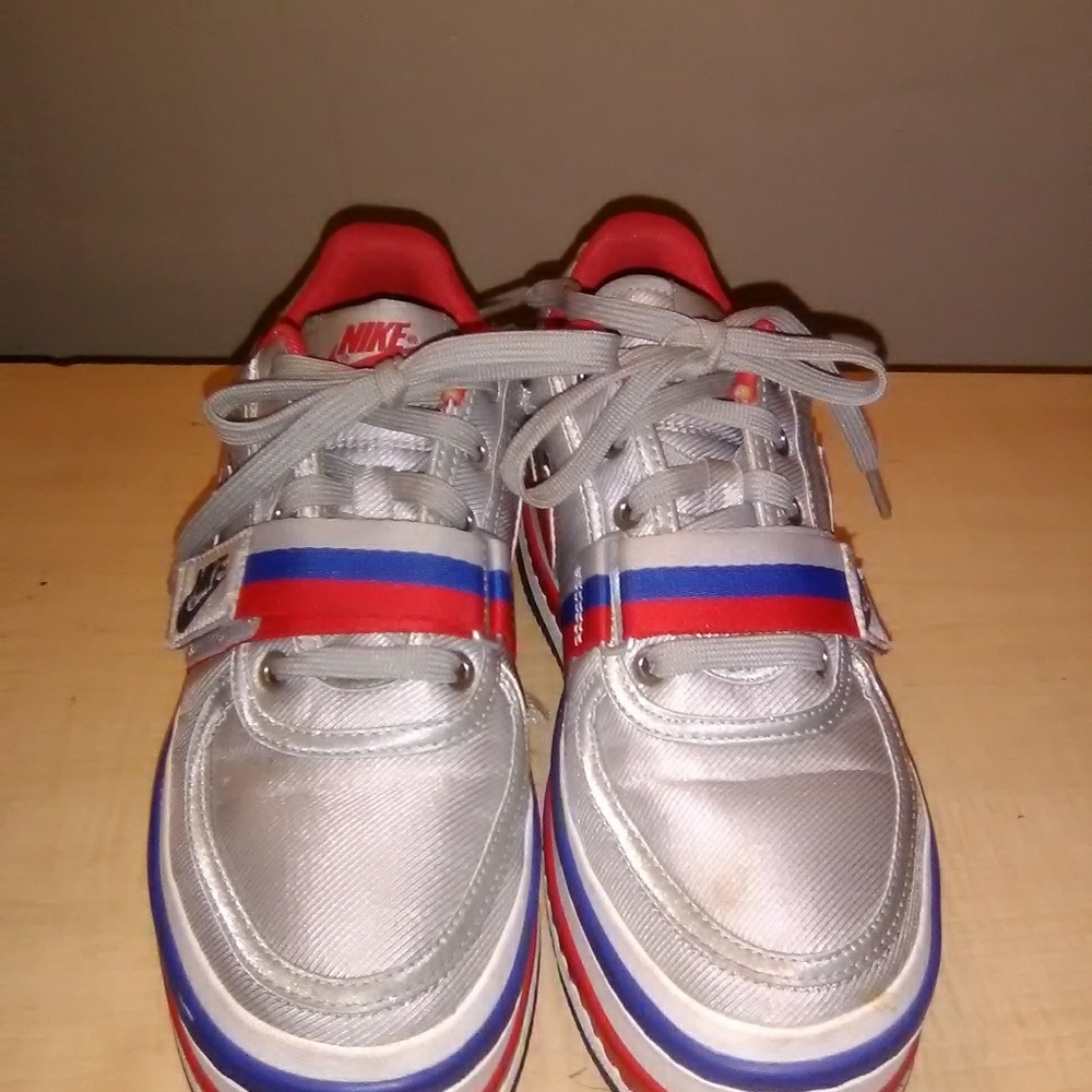 NIKE TRIPPLE PLATFORM SNEAKS